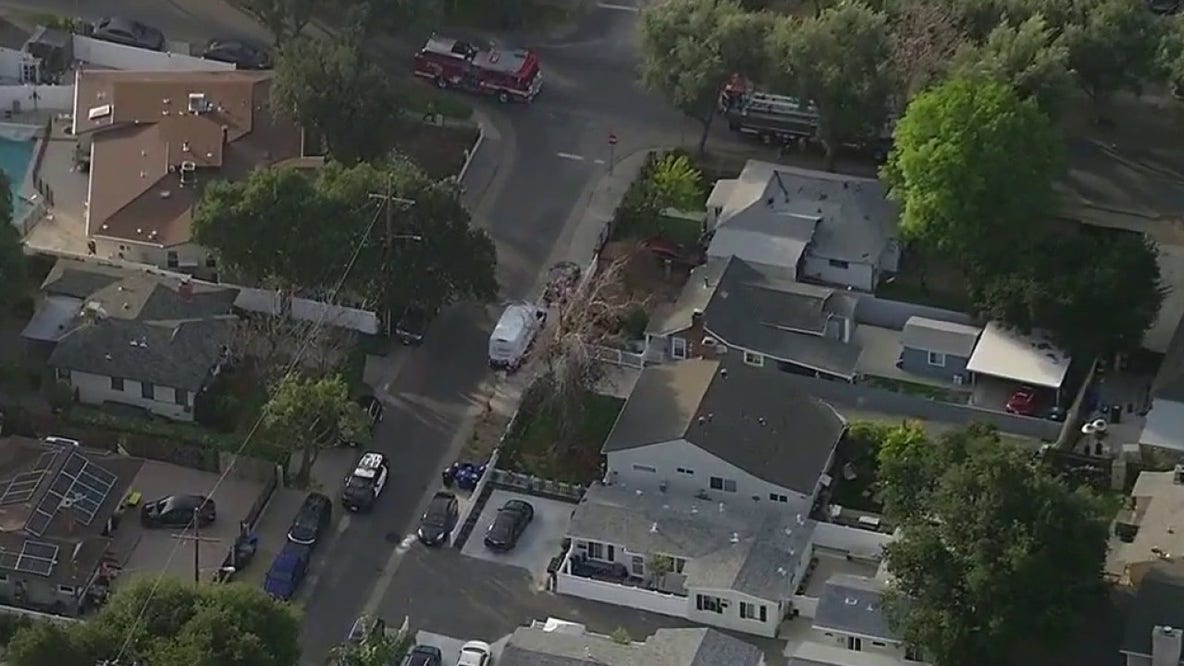 Suspect on the run after 10-year-old girl, senior citizen stabbed in Sunland