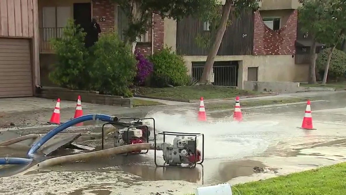 Burbank water main break causes flooded streets