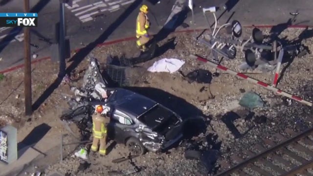 Deadly Metrolink crash in Glendale under investigation