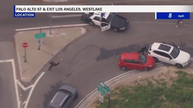 Pursuit suspects flee after ramming into vehicle in Westlake