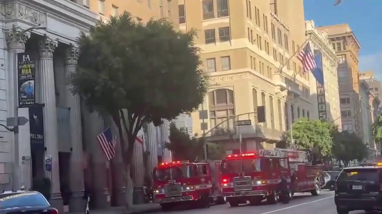 2 arrested, 5 injured in stabbing at downtown Los Angeles restaurant over bill