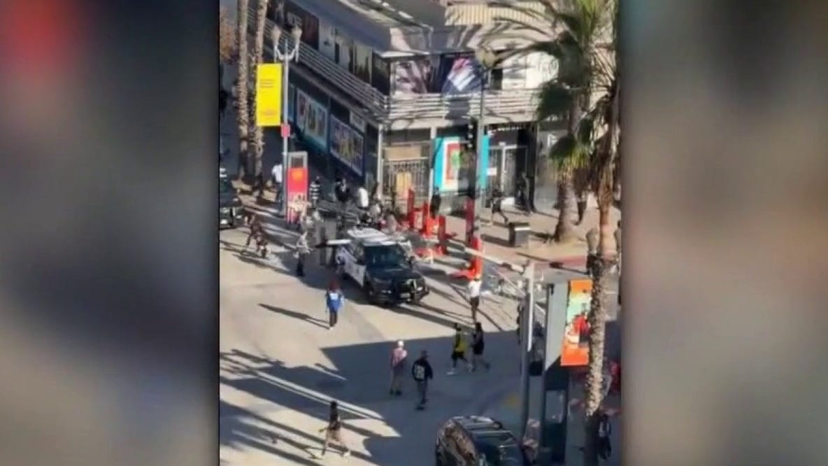 Long Beach shooting leaves 1 dead, 2 wounded; Marathon Burger says incident had no ties to restaurant