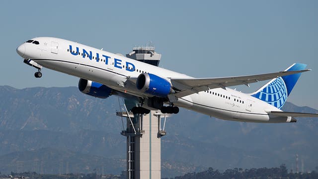 United Airlines flight to Newark returns to LAX for emergency landing
