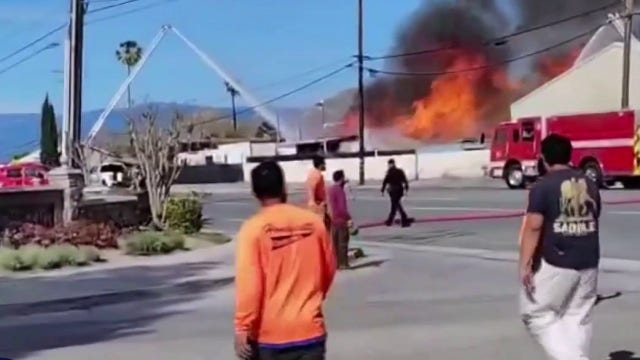 Strong wind fuels fire in Riverside; 1 firefighter injured