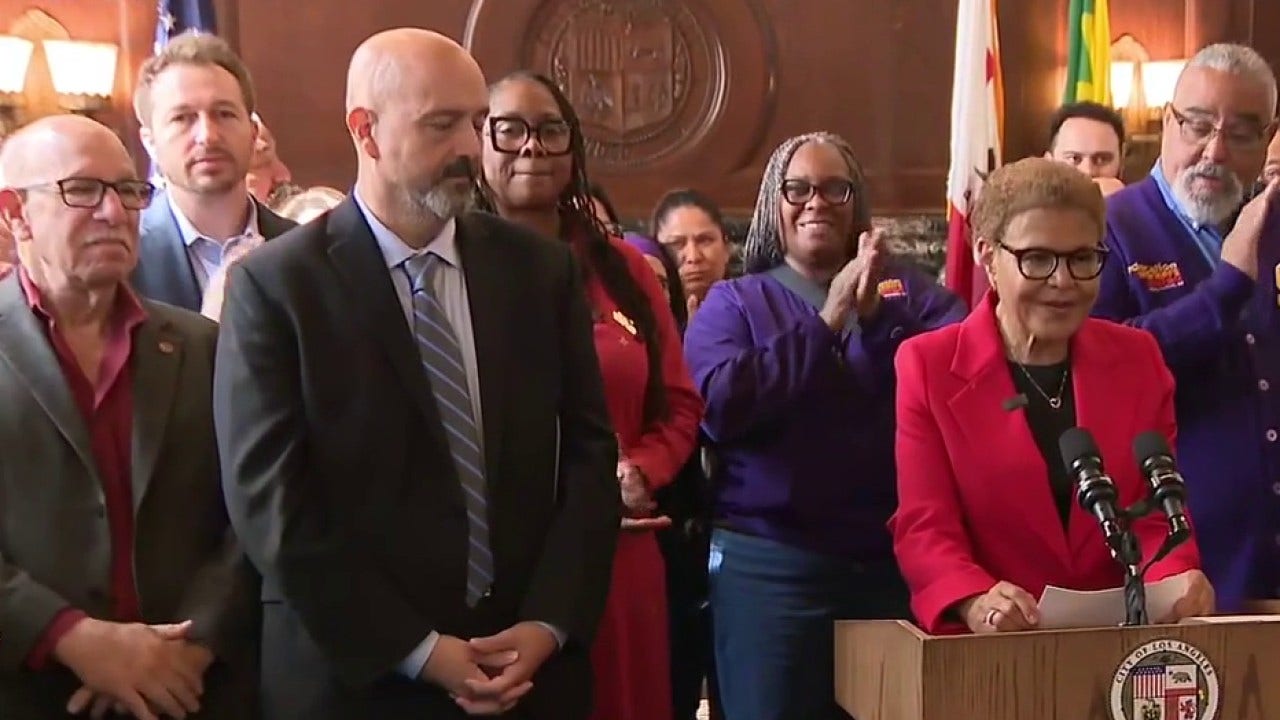 LIVE: LAUSD reaches last-minute deal with union to avert strike, keep schools open