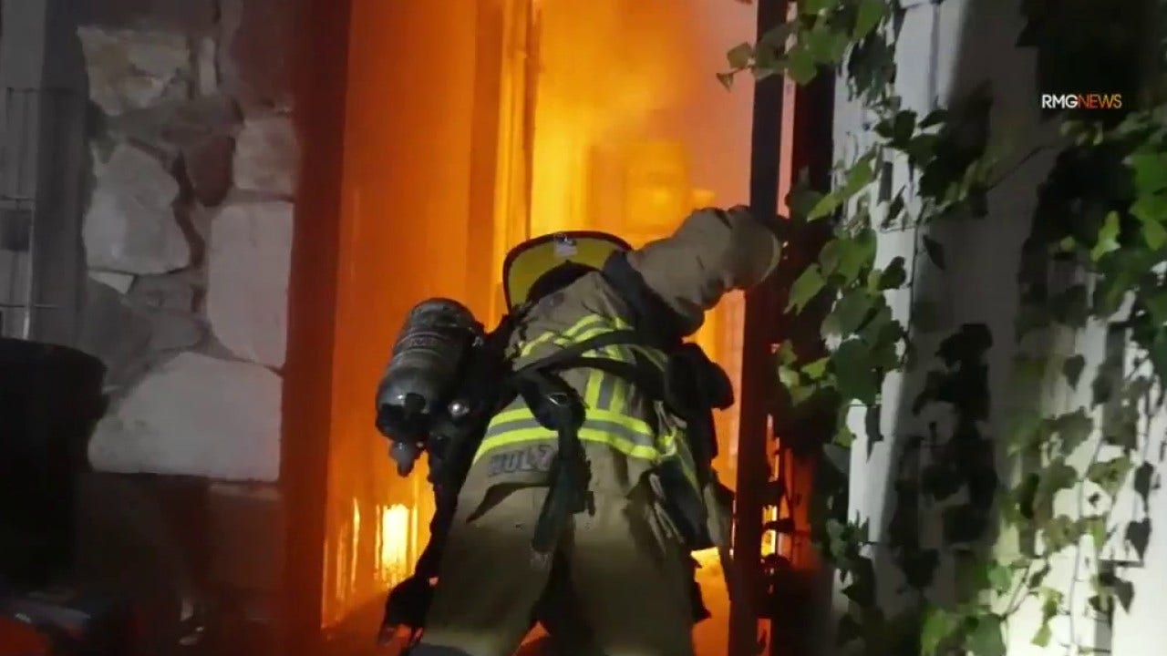 Firefighters rescue family dog from Sherman Oaks house fire