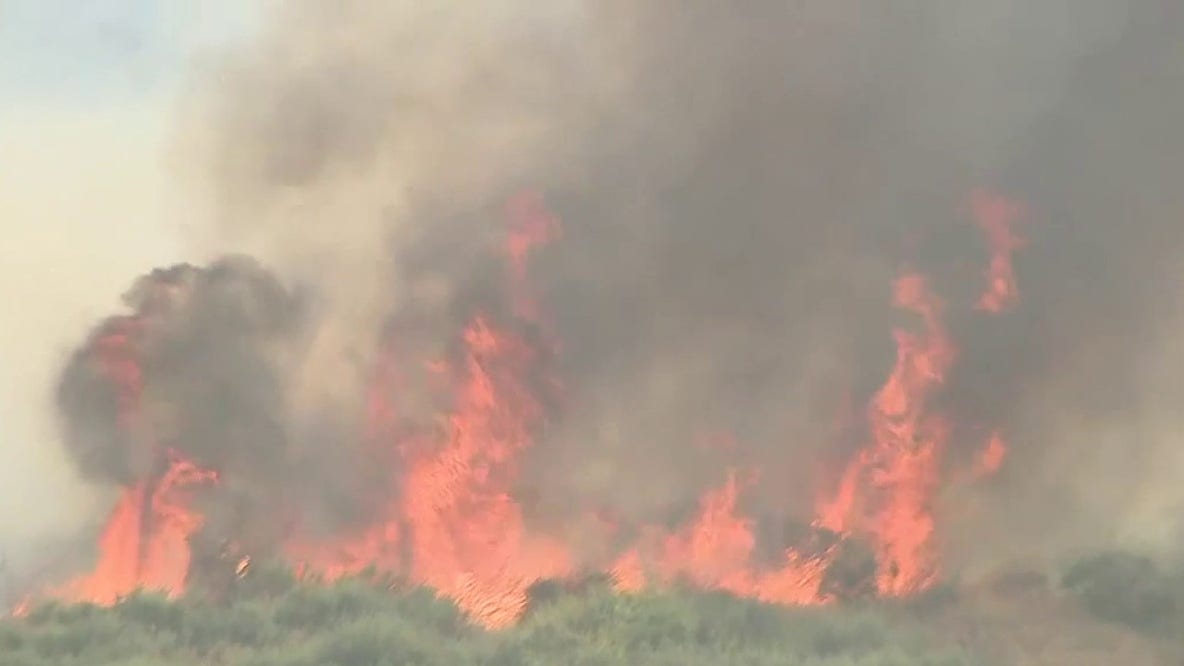 Springs Fire in Moreno Valley explodes to 3,500+ acres, triggers evacuations near Perris