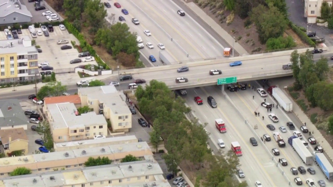 Portion of 210 Freeway in Sylmar closed after shots fired
