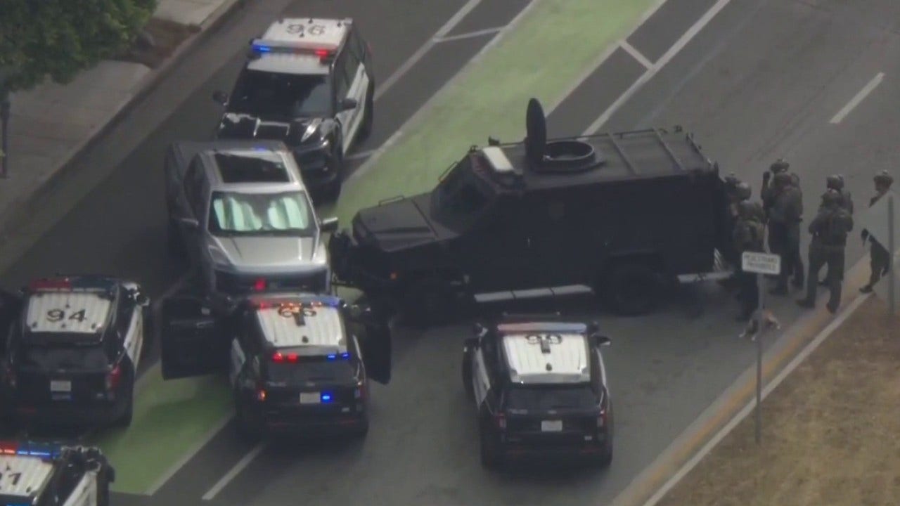 LIVE: Police chase ends in SWAT standoff in Beverly Hills