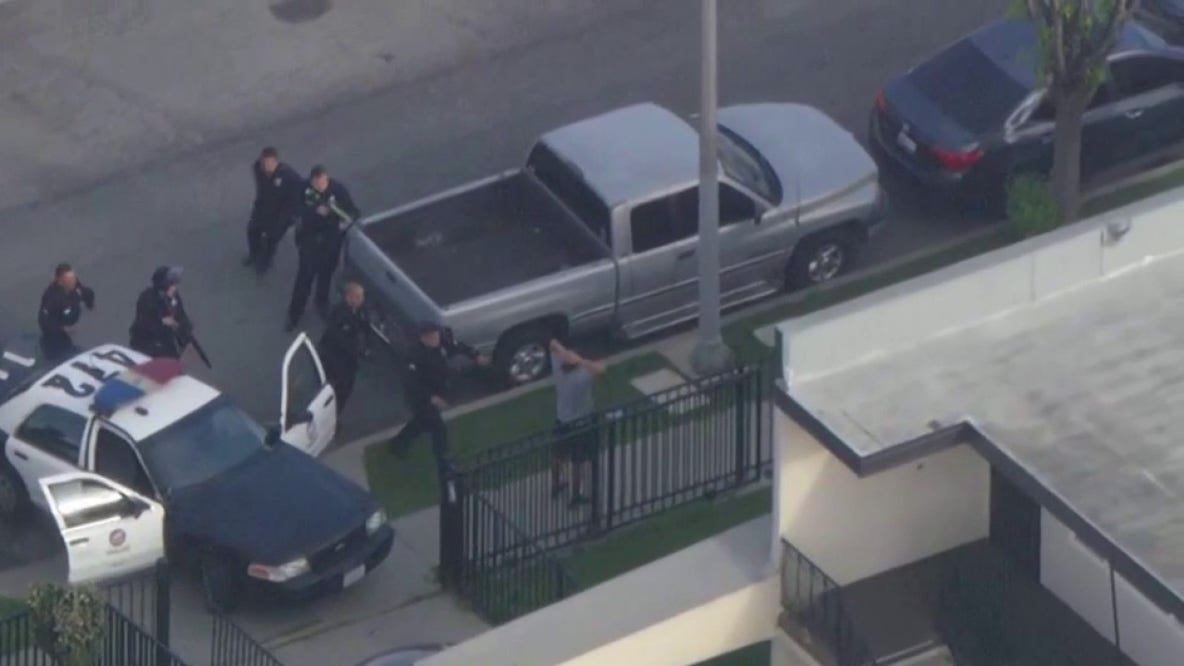 Pursuit suspect accused of making criminal threats arrested after standoff in South Gate