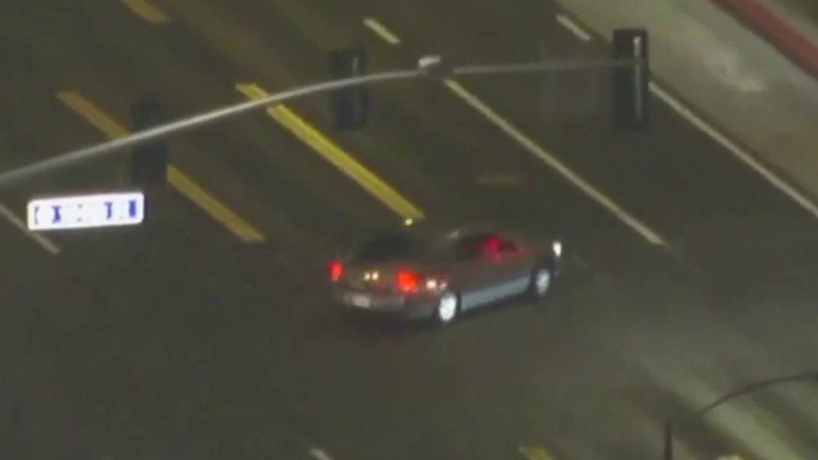 Search for suspected DUI driver in Los Angeles police chase