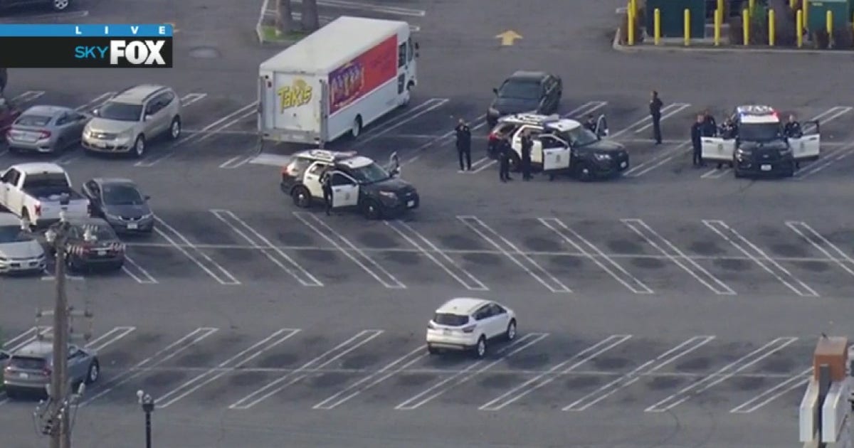 Suspect allegedly armed with box cutter at South LA shopping center ...