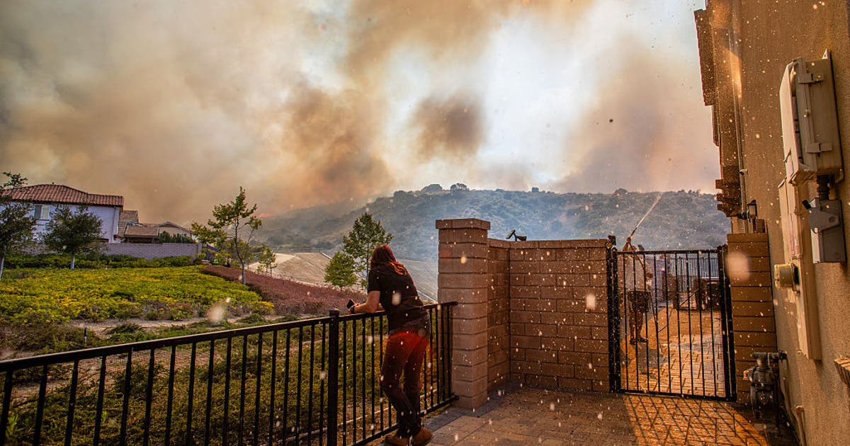 Sandy Fire in Simi Valley 30% contained as nearly 44,000 remain under evacuation orders