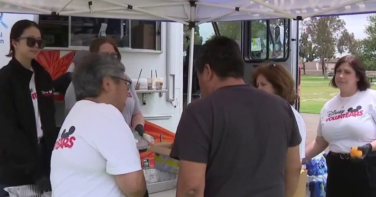 Families remain in shelters, car while waiting for Garden Grove evacuation orders to expire