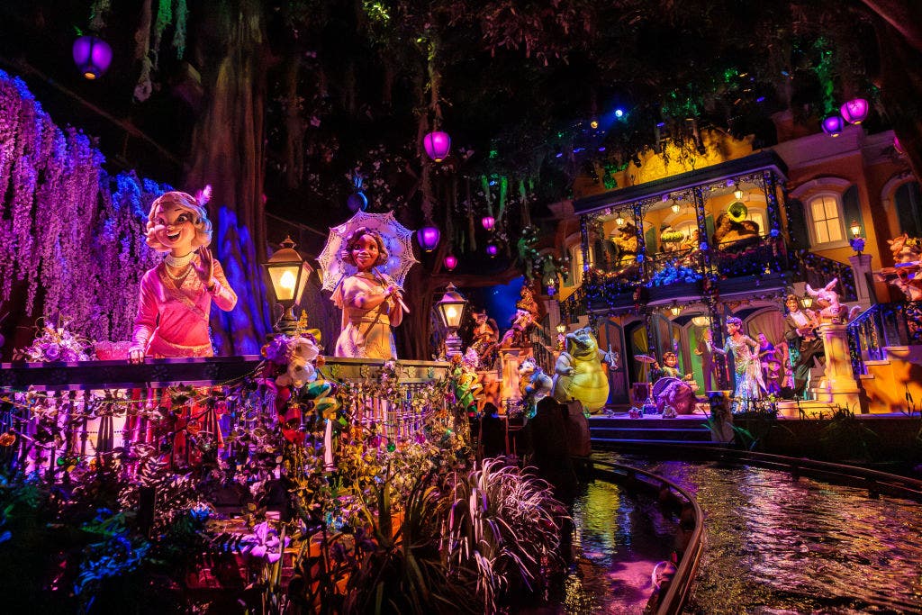 13-year-old climbs out of Disneyland's Tiana's Bayou Adventure ride, slides down 50-foot drop