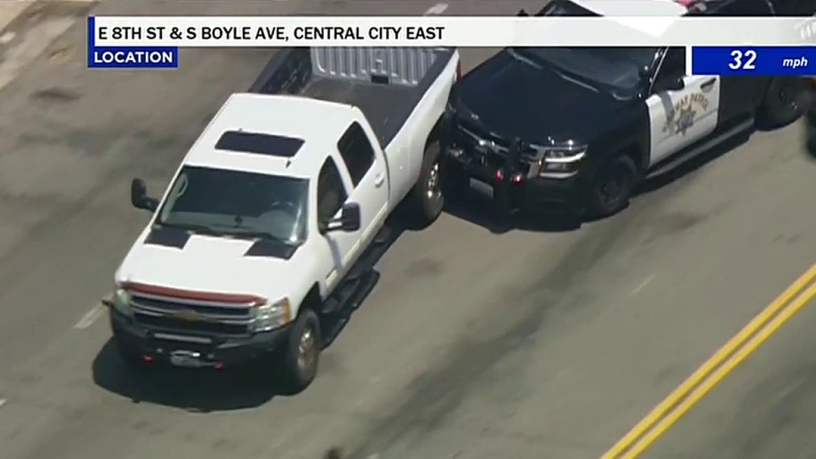LIVE: Police chase underway in Los Angeles County