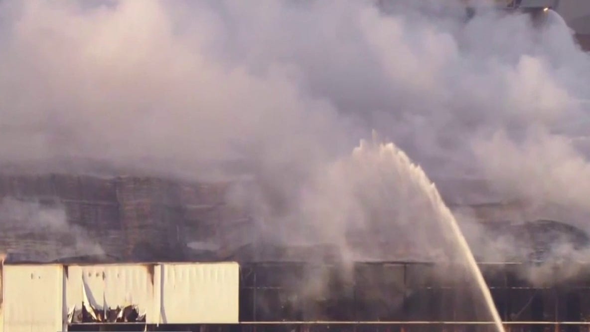 Boyle Heights, Day 6: Smoke from warehouse fire continues to impact air quality