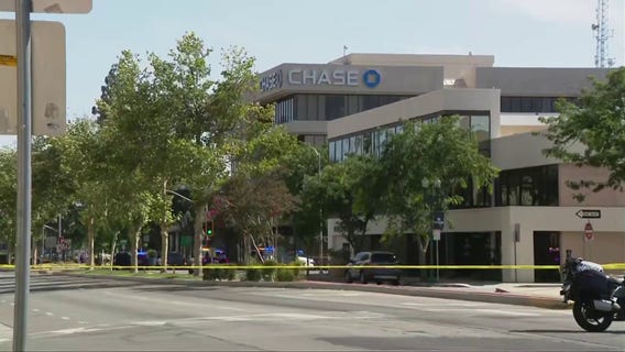 Suspect accused of making bomb threats barricaded at Chase Bank in Bakersfield