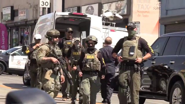 Active drug bust underway at MacArthur Park in Los Angeles; 13 arrested