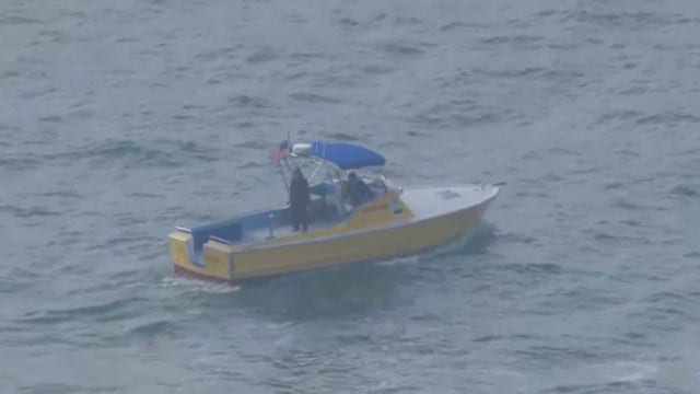Search underway for missing girl swept into ocean in Laguna Beach