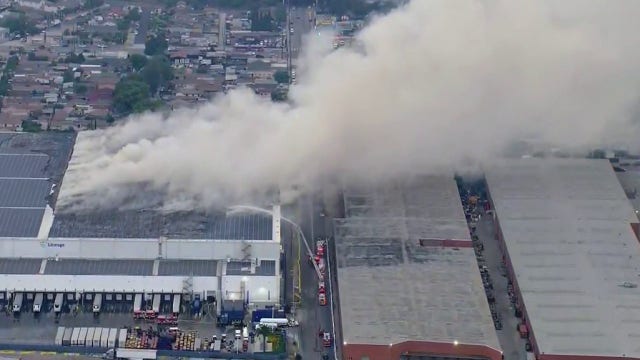 Boyle Heights fire: Shelter-in-place re-issued as crews battle cold-storage hot spot