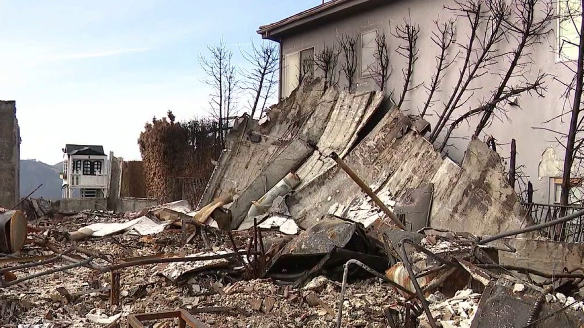 6 unlicensed contractors charged in $1.2M wildfire recovery sting in Pacific Palisades