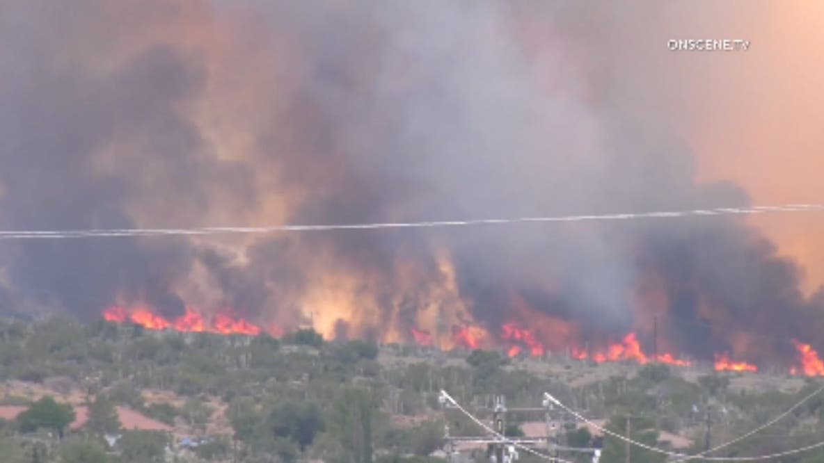 Summit Fire explodes to 600 acres near LA County line, evacuations ordered