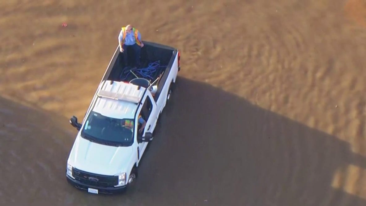 Major water main break in West Hollywood floods streets, submerges cars