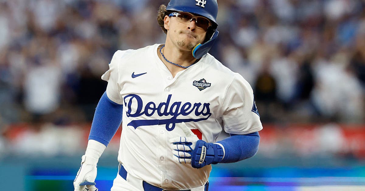 Dodgers' Kiké Hernández blasts fan's angry letter over White House skip, exposes address to followers