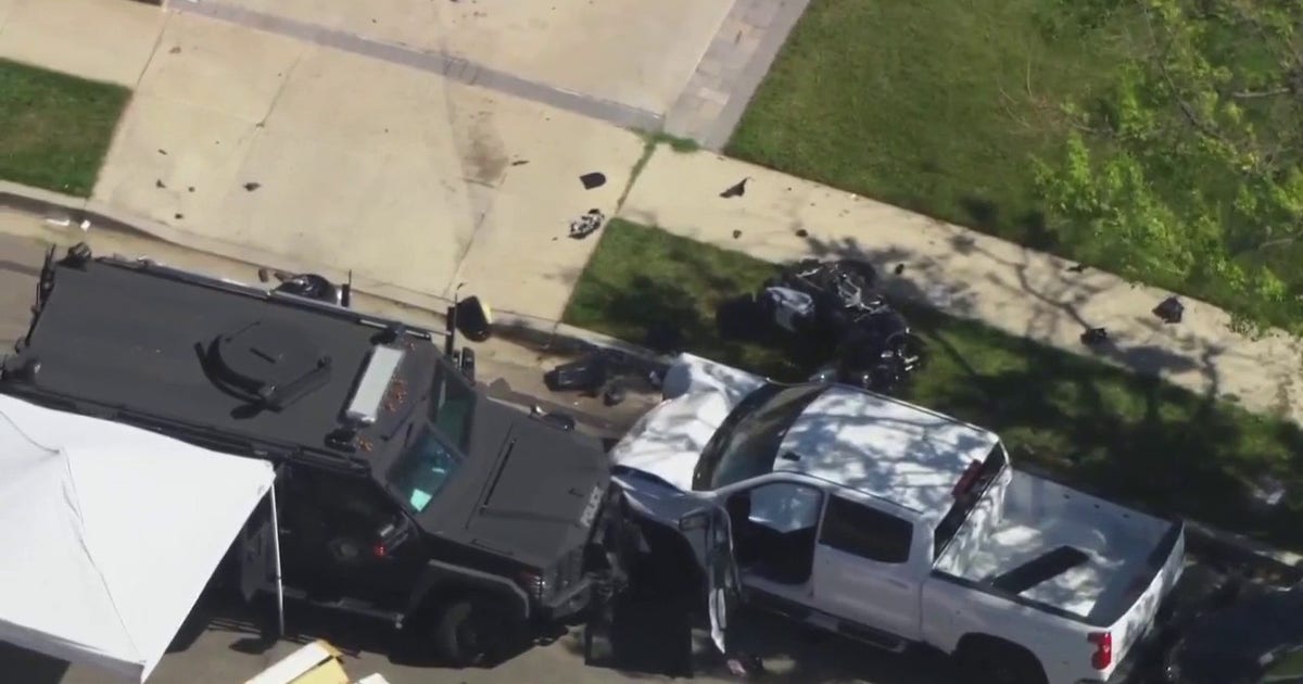 Simi Valley pursuit ends in crash, deadly police shooting