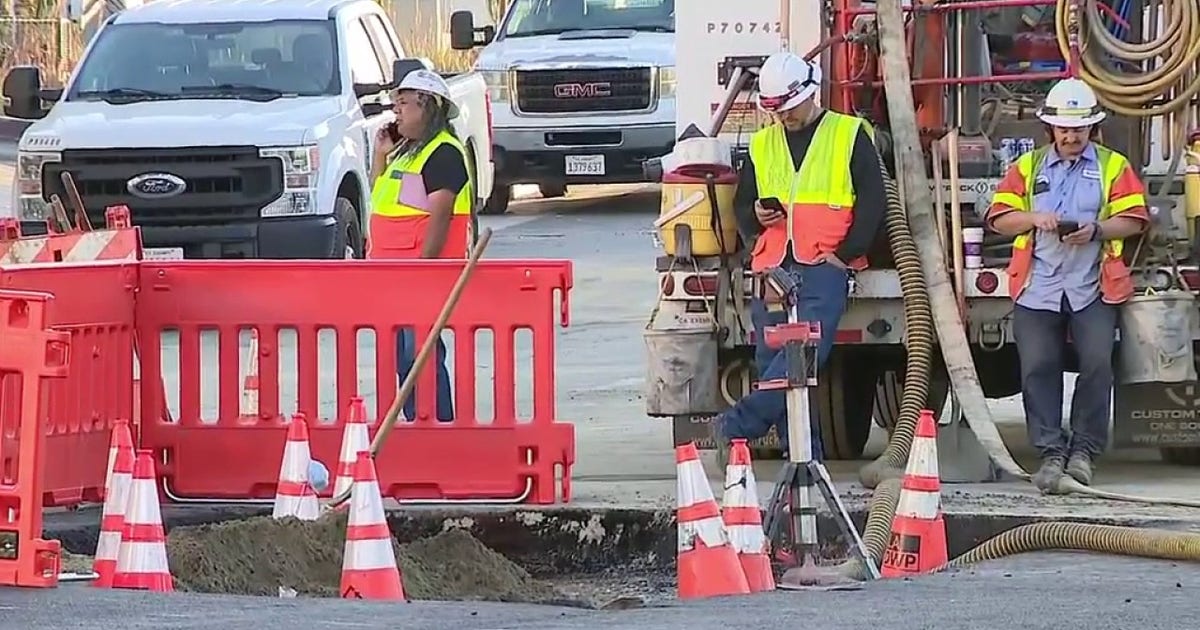 New leak in West Hollywood sinkhole threatens to delay critical pipe repairs