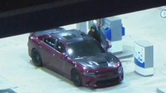 Police chase suspect stops, fills full tank of gas mid-pursuit in Los Angeles County
