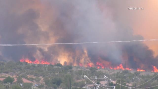 Summit Fire explodes to 600 acres near LA County line, evacuations ordered