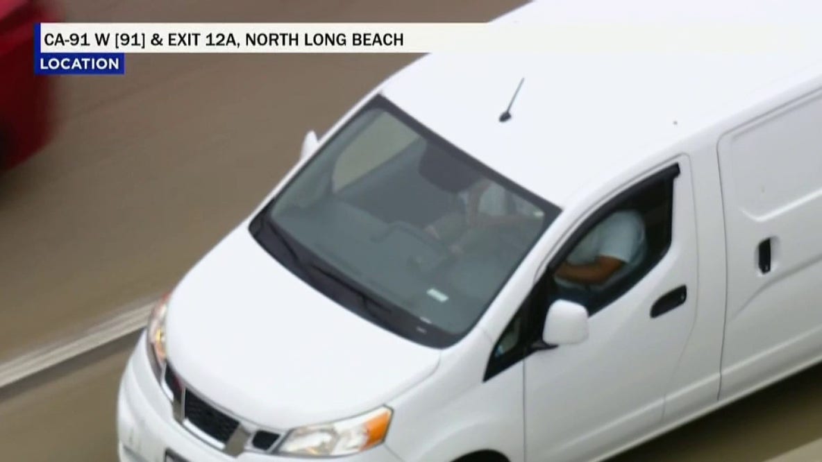 LIVE: CHP in pursuit of possible kidnapping suspect in LA County