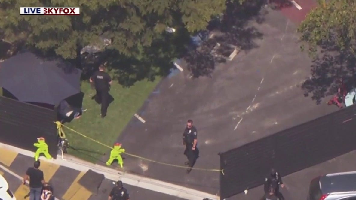 8 hospitalized after car crashes into Temple Sinai of Glendale