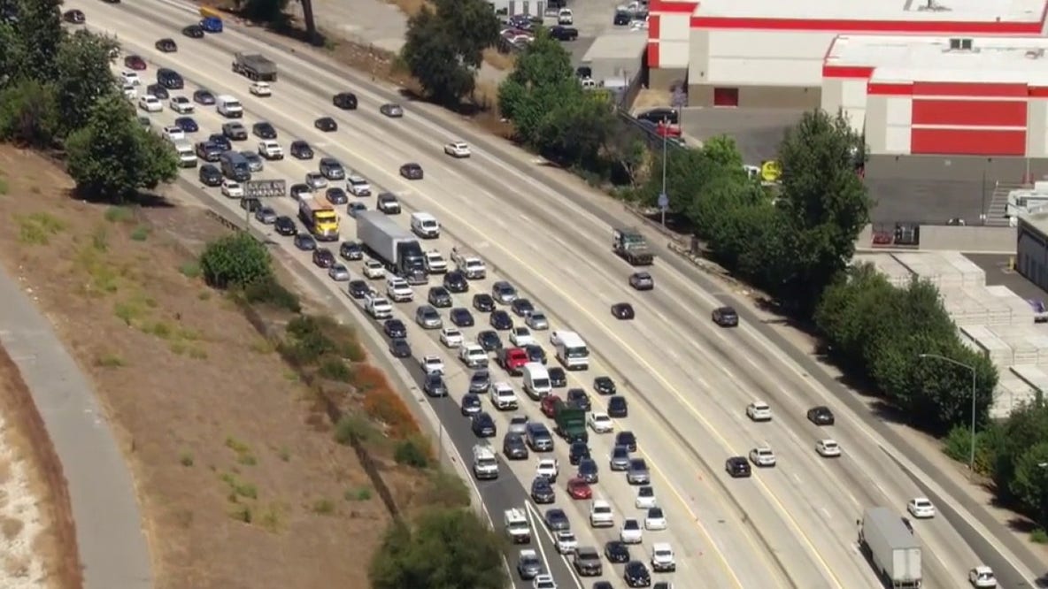 405 Freeway crash: Motorcyclist killed in Sherman Oaks