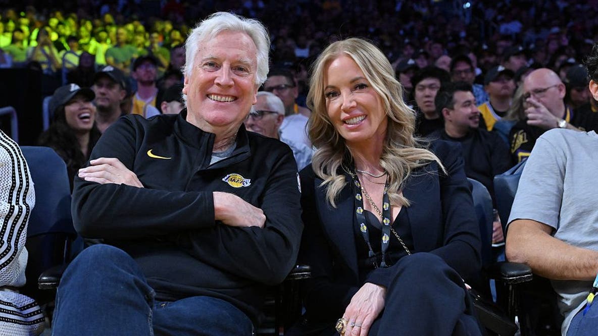Mark Walter sells Lakers for record-breaking $12B: report