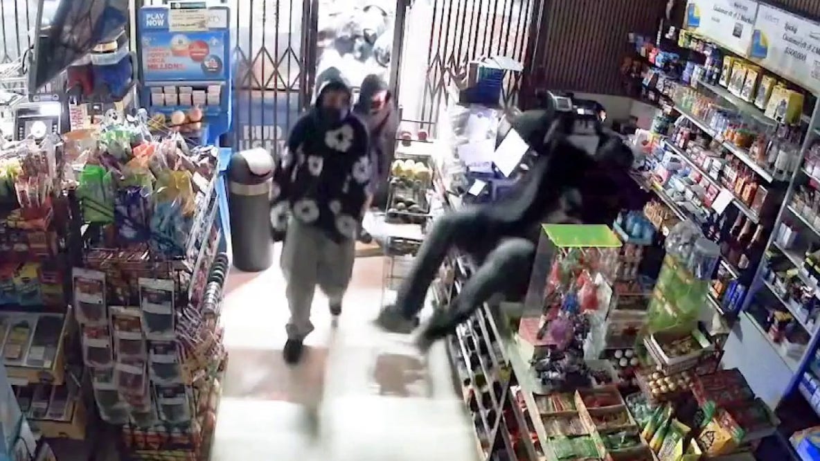 Dozens of looters break into Bellflower store after street takeover