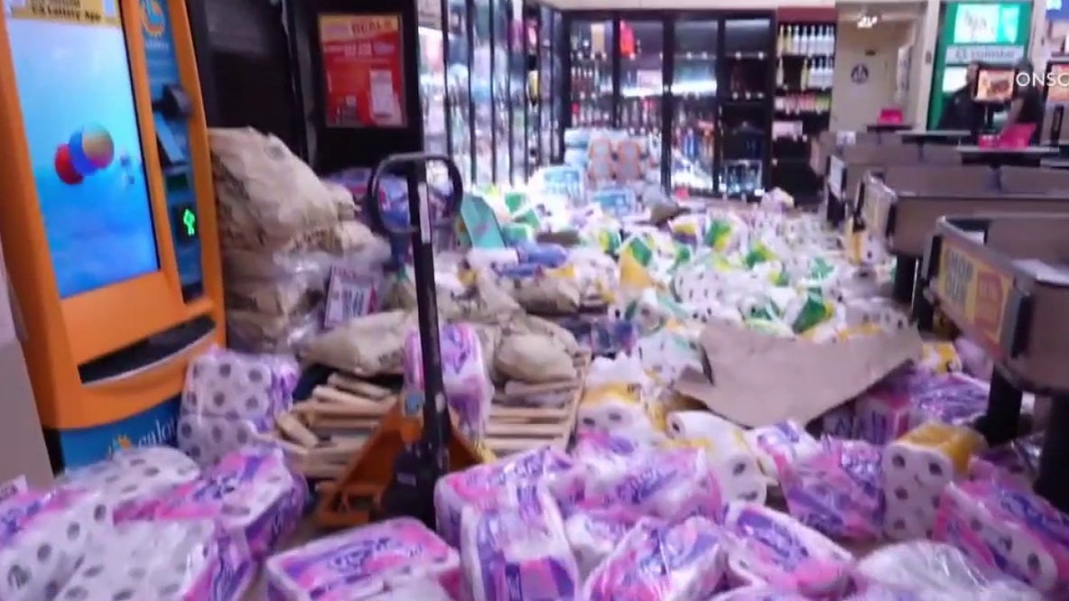 South Los Angeles Superior Grocers ransacked during street takeover