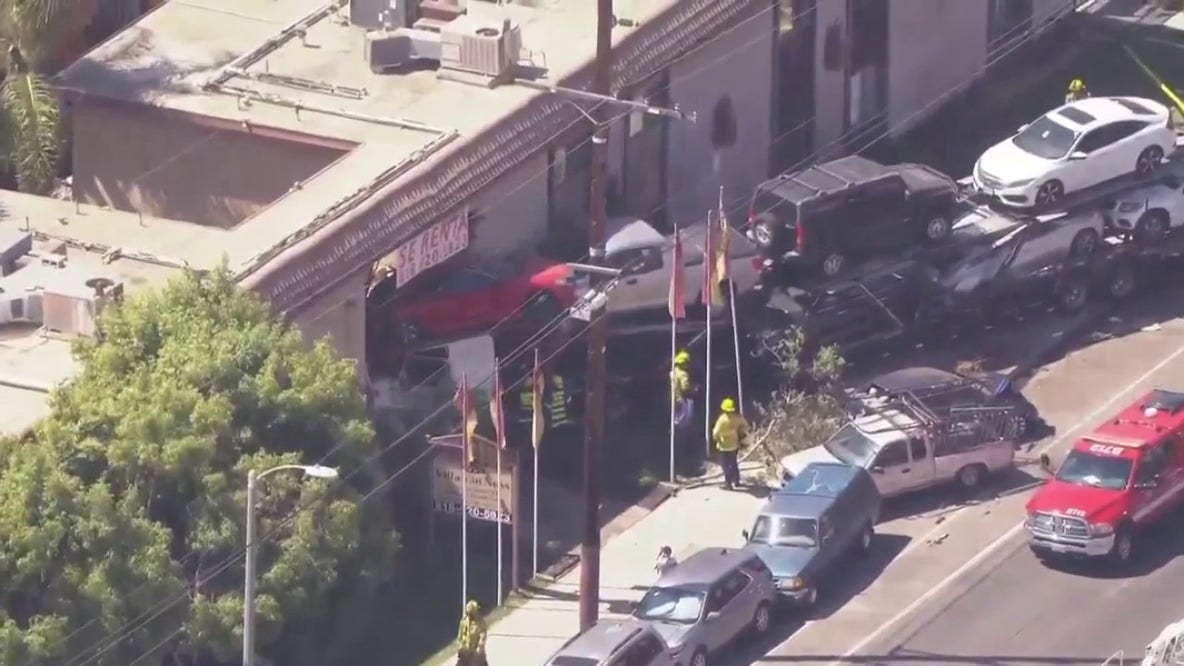 Tow truck smashes into building in Panorama City