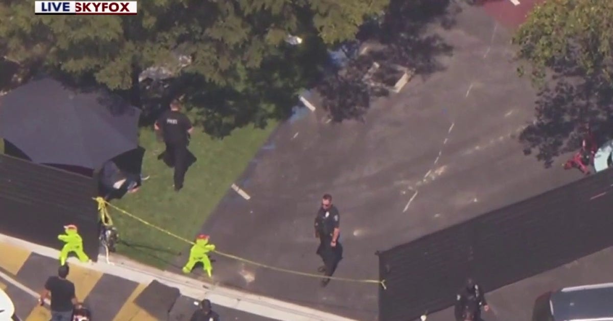 8 hospitalized after car crashes into Temple Sinai of Glendale