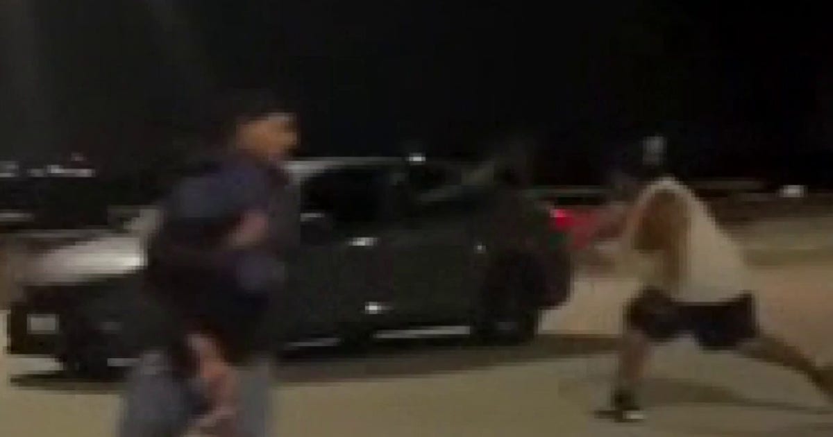 Woman suspected of DUI drives onto Venice Pier, strikes bicyclist