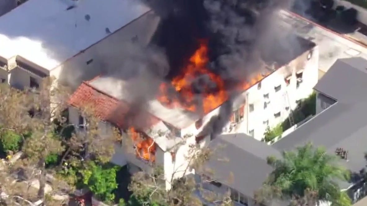 Beverly Hills apartment fire displaces residents, injures firefighters