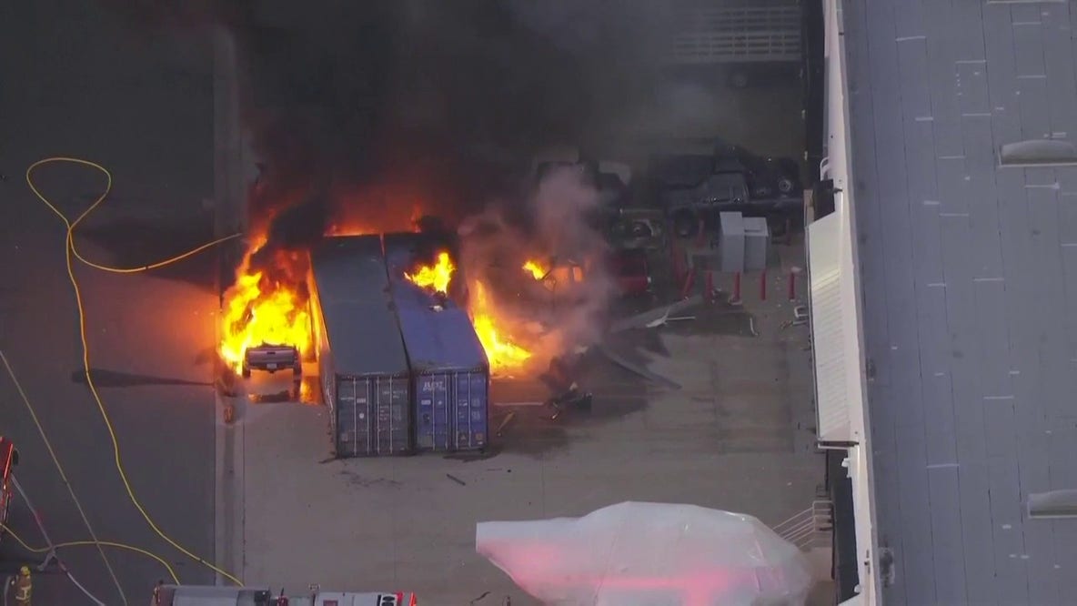 3 dead after news helicopter crashes in Chatsworth