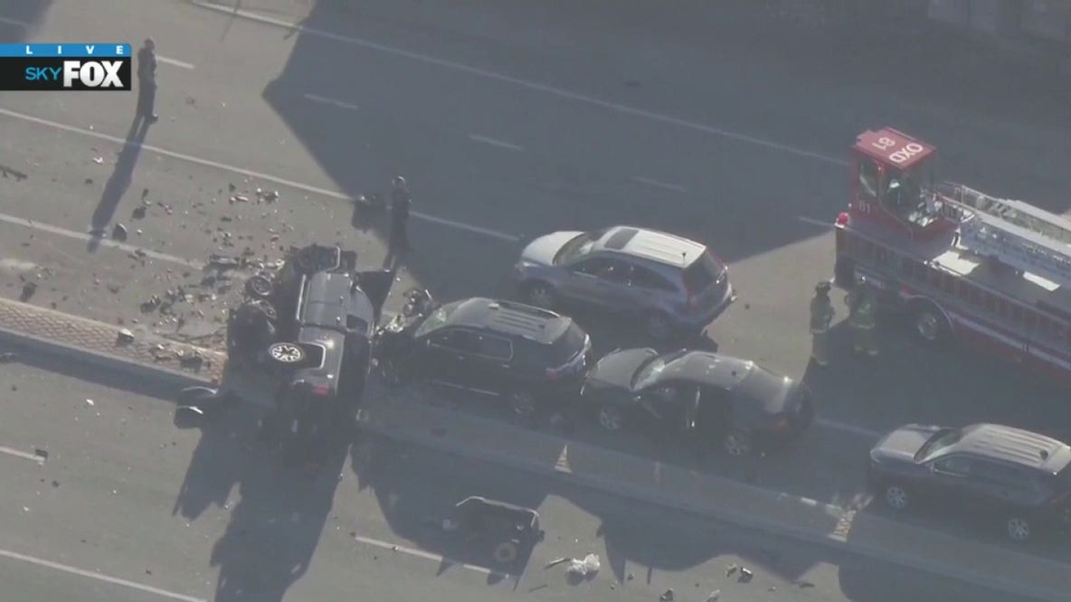 2 dead, 4 injured in 8-vehicle crash in Oxnard