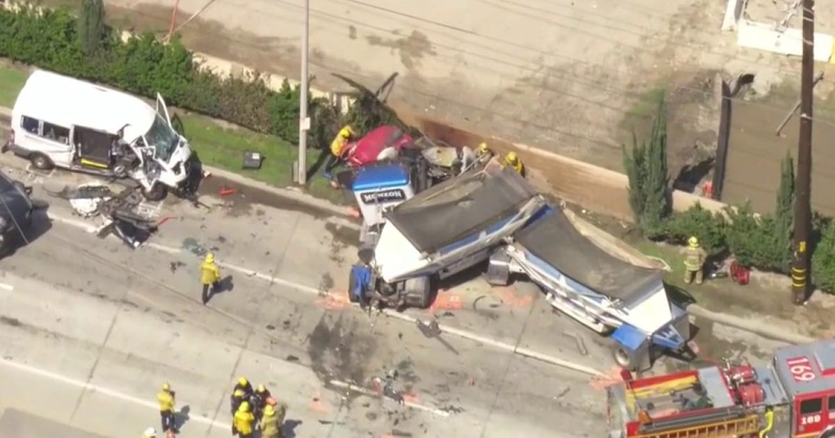 At least 2 hospitalized after horrific multi-vehicle crash in Irwindale ...