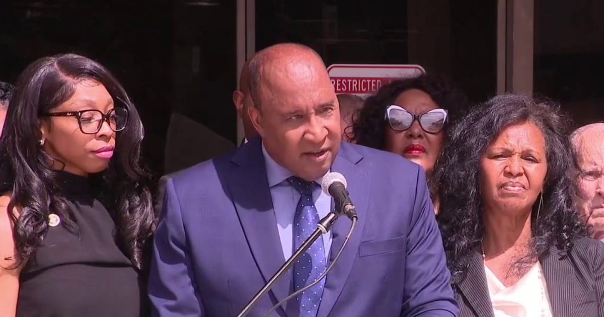 Inglewood Mayor James Butts denies allegations involving high school student, calls it 'smear campaign'