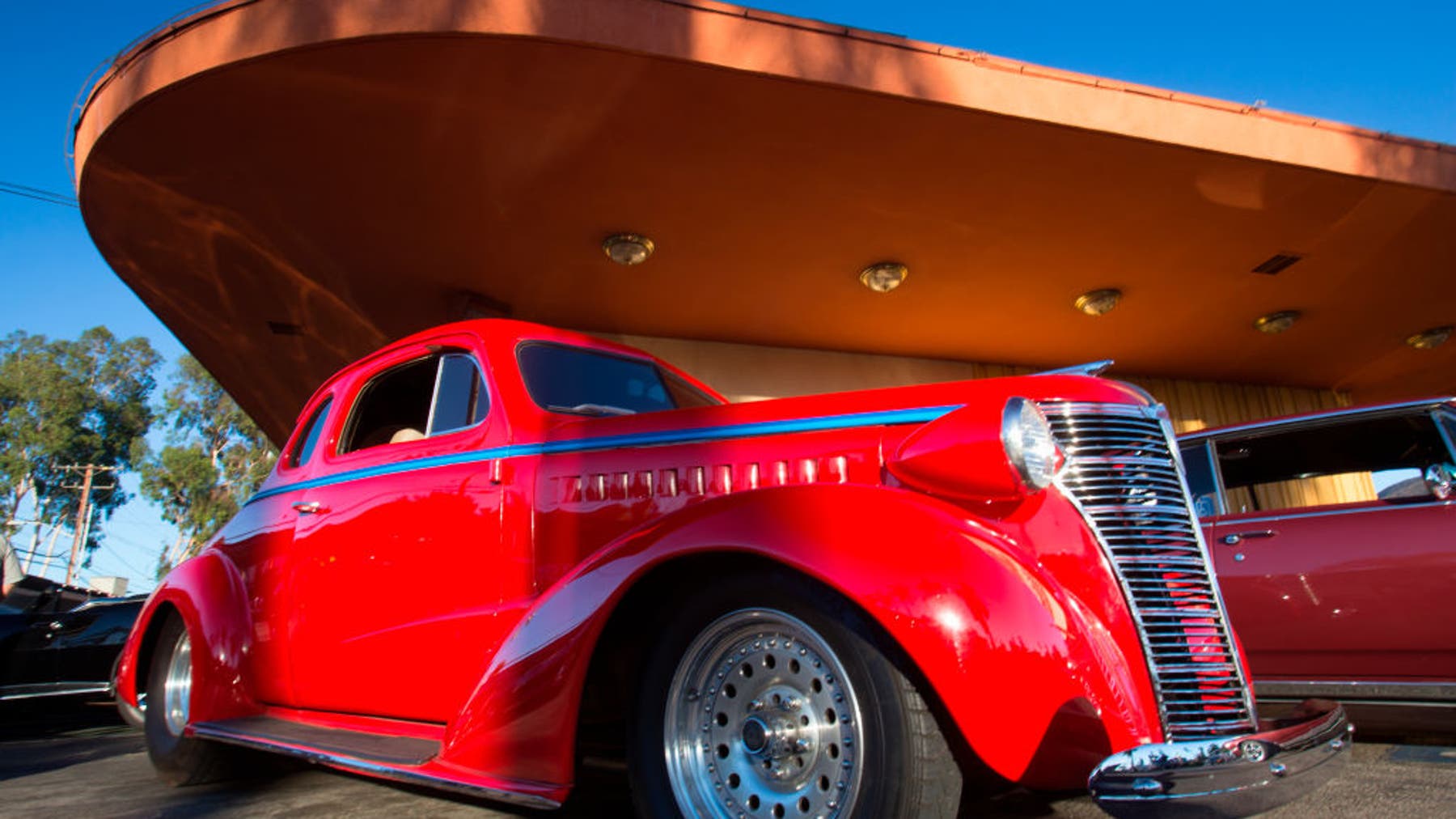 'Leno's Law': California bill exempting classic cars from smog inspections signed by Newsom