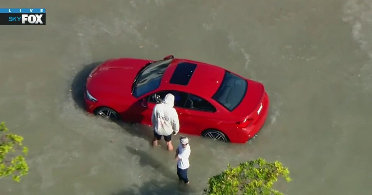 Newport Beach declares local emergency over coastal flooding on Balboa Peninsula