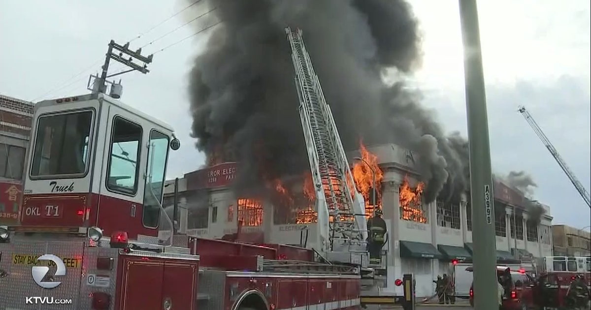 Oakland warehouse fire may have started at homeless encampment | KTVU FOX 2